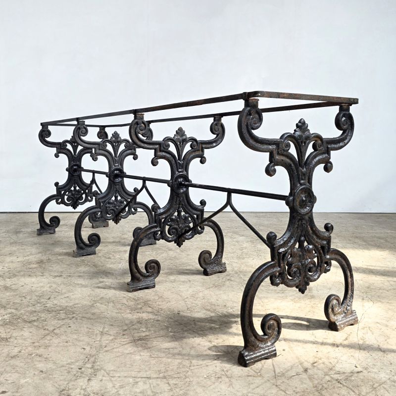 Large 19th cast iron garden table. Alternate view