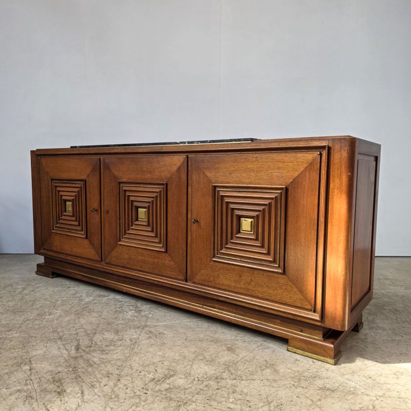 Large oak and brass sideboard, Maxime Old style